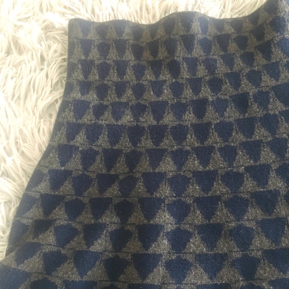 Max Studio Blue Triangle Patterned Knit / Sweater Skirt - Picture 6 of 7